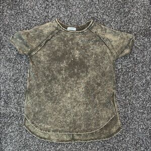 Zenana Outfitters Mineral-Wash Short Sleeve Tee in Brown/Olive
